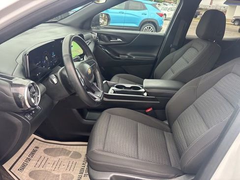 Used 2025 Chevrolet Equinox LT FWD image 25