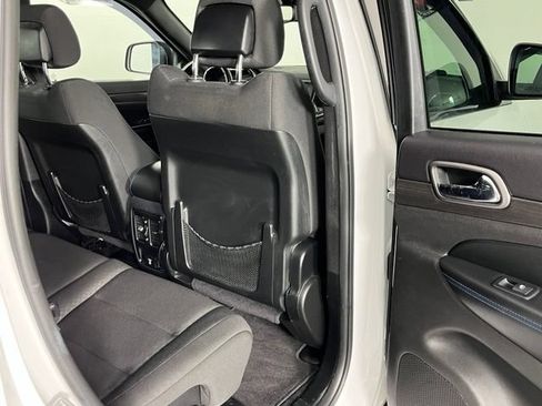 Used 2018 Jeep Grand Cherokee Laredo AWD/4WD image 28