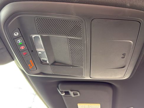 Used 2025 Buick Enclave Preferred image 27