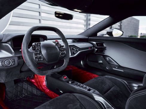 Used 2020 Ford GT Carbon Series RWD image 2