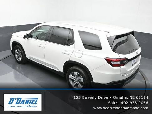 Used 2025 Honda Pilot EX-L image 15