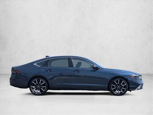 Used 2024 Honda Accord Touring image 4
