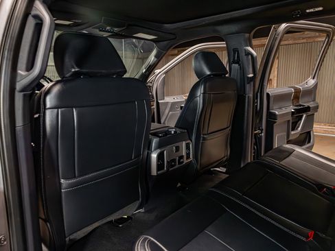 Used 2022 Ford F250 Lariat w/ Black Appearance Package AWD/4WD image 21