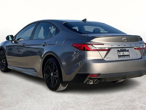 Used 2025 Toyota Camry SE image 17