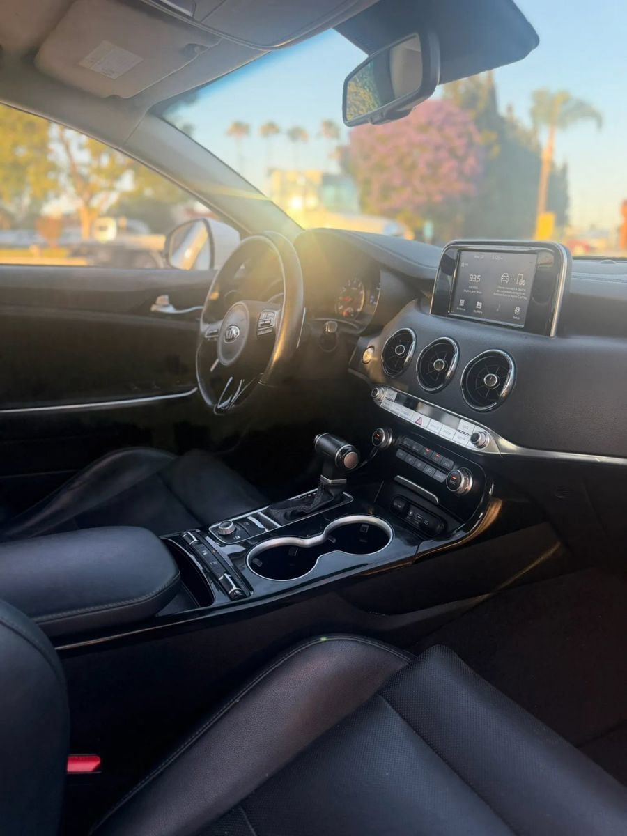 Used 2018 Kia Stinger RWD image 14