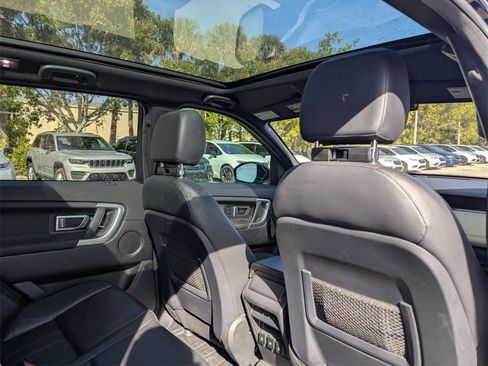 Used 2019 Land Rover Discovery Sport image 12