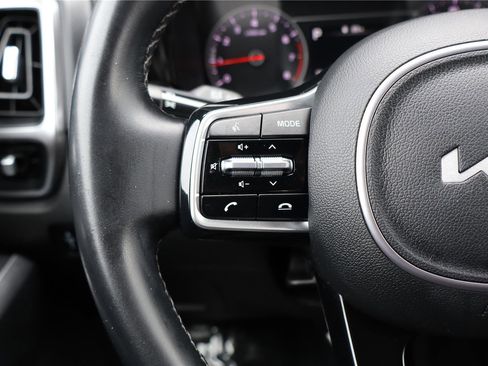 Certified 2022 Kia Sorento S w/ Panoramic Sunroof Package image 16