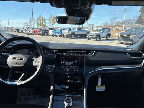 New 2026 Jeep Grand Cherokee Laredo X AWD/4WD image 3
