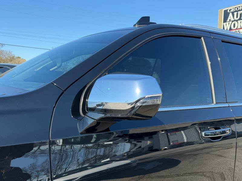 Used 2022 Chevrolet Tahoe Premier RWD image 13