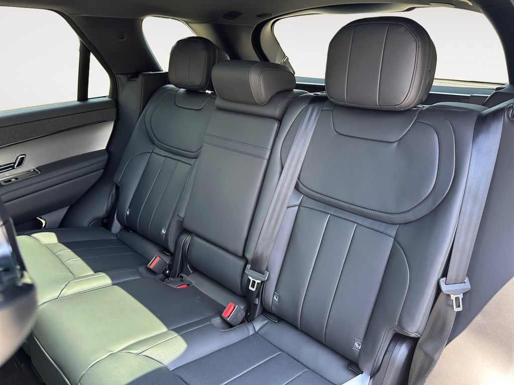 New 2026 Land Rover Range Rover Sport SE AWD/4WD image 13