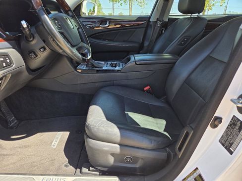Used 2016 Hyundai Equus Signature RWD image 12