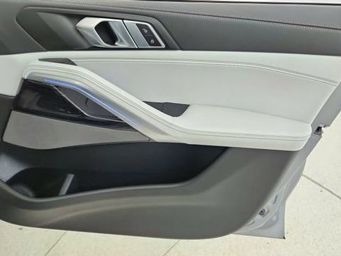 Used 2026 BMW X6 xDrive40i w/ Climate Comfort Package image 25