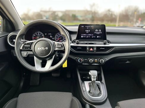 Used 2022 Kia Forte LXS FWD image 13