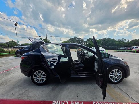 Used 2017 Toyota Yaris iA FWD image 39