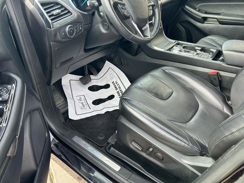 Used 2020 Ford Edge Titanium w/ Cargo Accessory Package AWD/4WD image 10