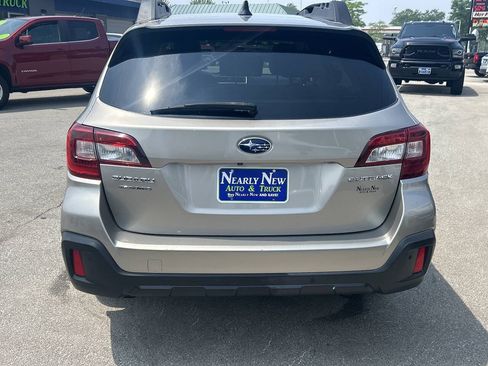 Used 2019 Subaru Outback 2.5i Limited AWD/4WD image 4