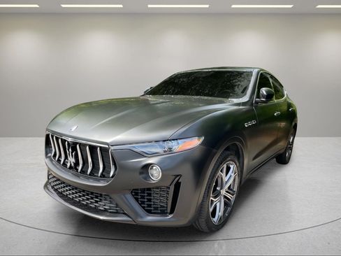 Used 2020 Maserati Levante AWD/4WD image 3
