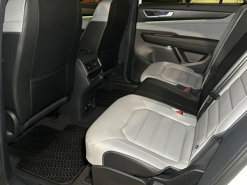 Used 2024 Volkswagen Atlas Cross Sport SEL R-Line AWD/4WD image 14