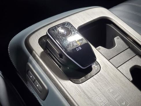 Used 2024 Nissan Ariya AWD image 35