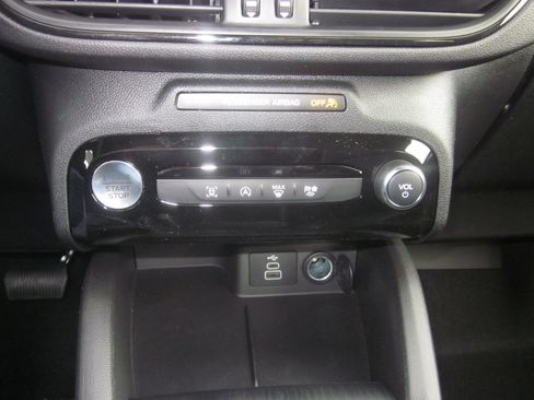 New 2026 Ford Escape ST-Line Select w/ Equipment Group 401A AWD/4WD image 17