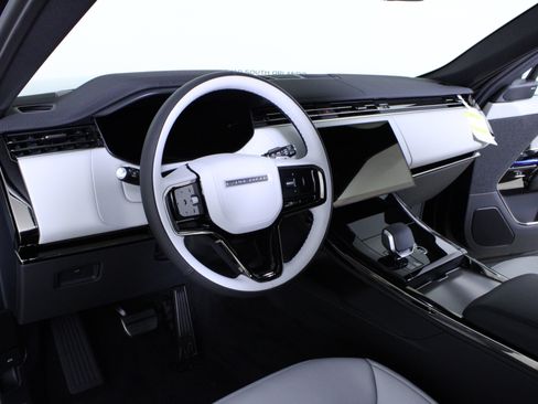 New 2026 Land Rover Range Rover Sport Dynamic SE AWD/4WD image 16