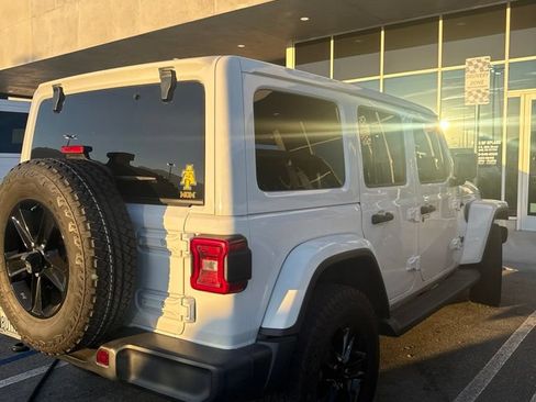 Used 2021 Jeep Wrangler Unlimited Sahara AWD/4WD image 5