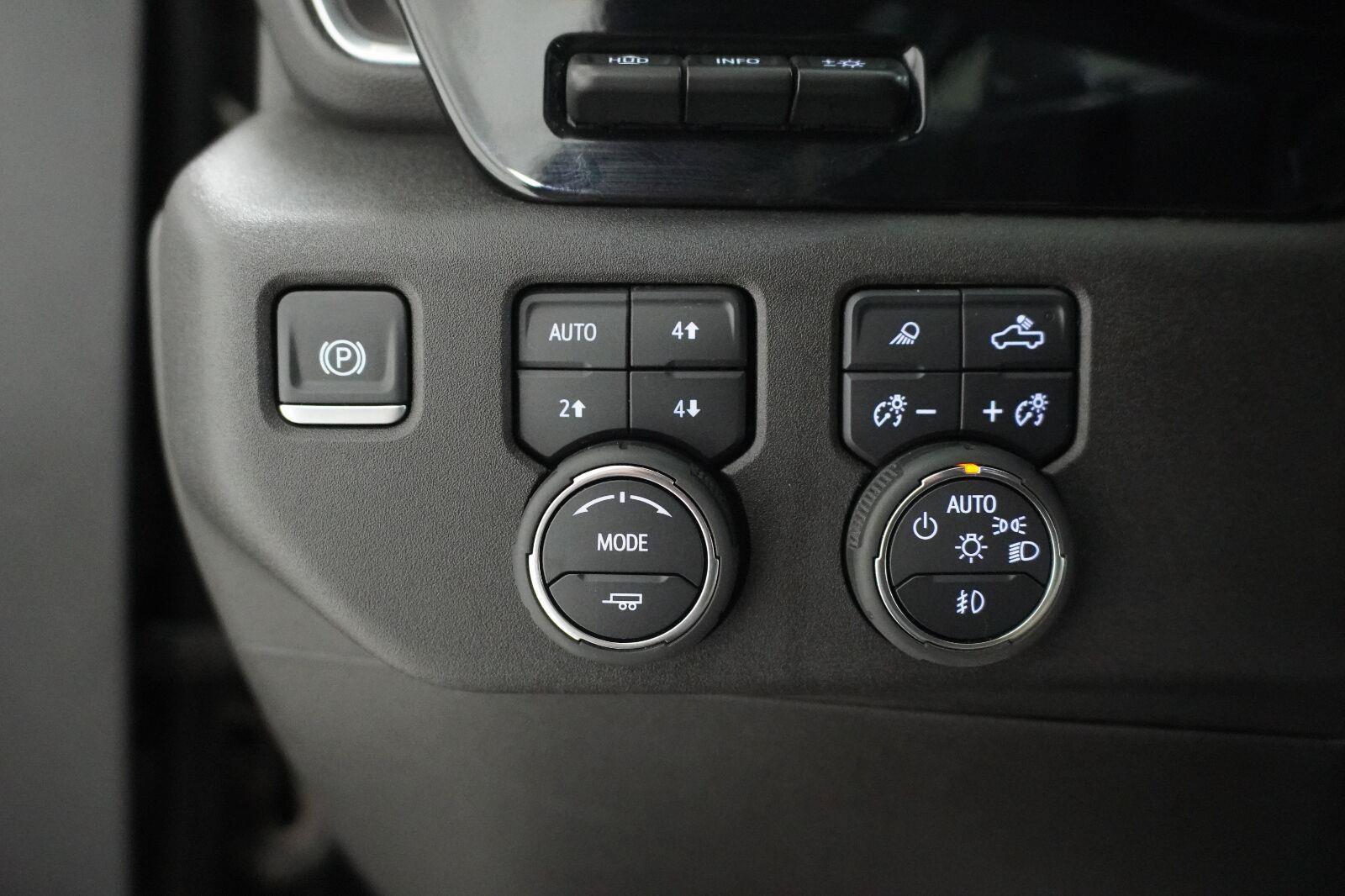 Used 2025 Chevrolet Silverado 1500 High Country w/ High Country Premium Package AWD/4WD image 10