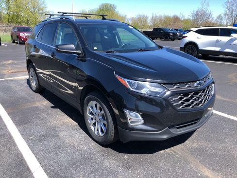 Used 2019 Chevrolet Equinox LT w/ Sun & Navigation Package image 3