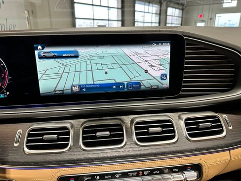 New 2026 Mercedes-Benz GLS 580 4MATIC image 10