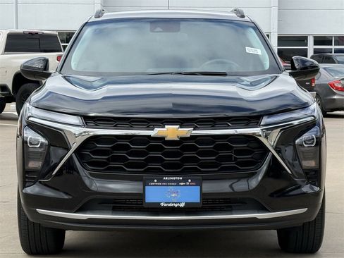 Certified 2025 Chevrolet Trax LT image 7