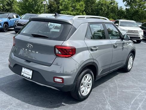 Used 2020 Hyundai Venue SEL FWD image 4