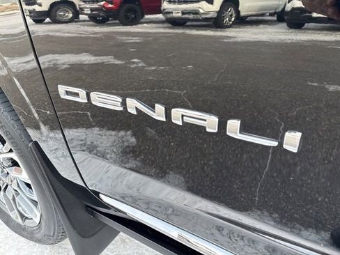 Used 2024 GMC Yukon Denali Ultimate AWD/4WD image 9