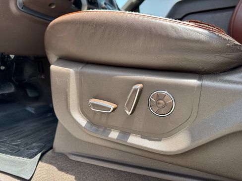Used 2019 Ford F150 King Ranch w/ Equipment Group 601A Luxury AWD/4WD image 20