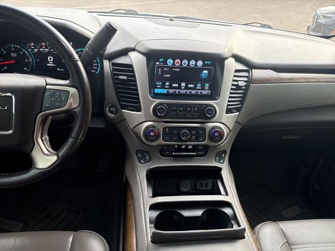 Used 2019 GMC Yukon Denali w/ Denali Ultimate Package AWD/4WD image 13