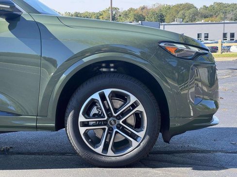 New 2025 Audi Q5 Premium image 11