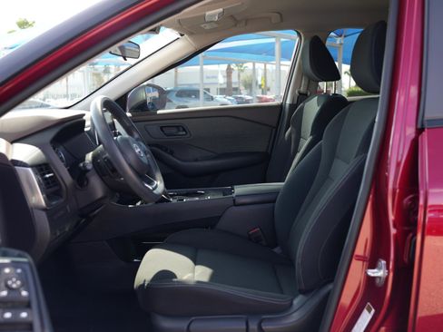 Used 2023 Nissan Rogue S image 14