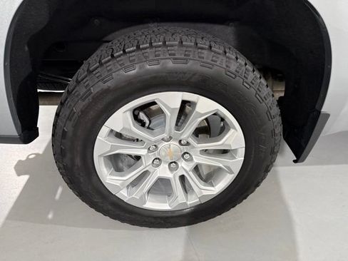 Used 2024 Chevrolet Silverado 1500 LTZ AWD/4WD image 12