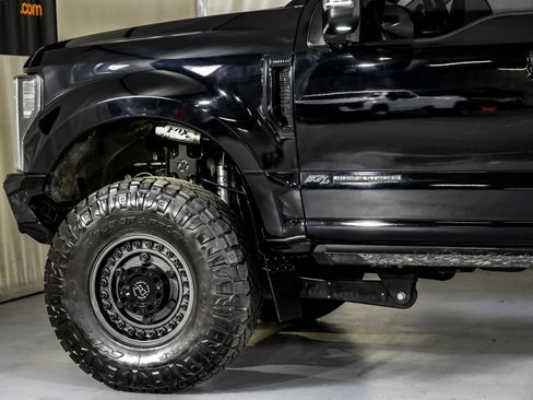 Used 2019 Ford F250 Limited w/ FX4 Off-Road Package AWD/4WD image 12