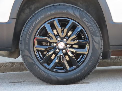 Used 2019 GMC Acadia SLT AWD/4WD image 17