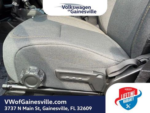 Used 2025 Jeep Wrangler Unlimited Sahara AWD/4WD image 19