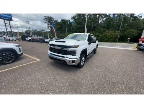 Used 2025 Chevrolet Silverado 2500 LT w/ Convenience Package AWD/4WD image 3