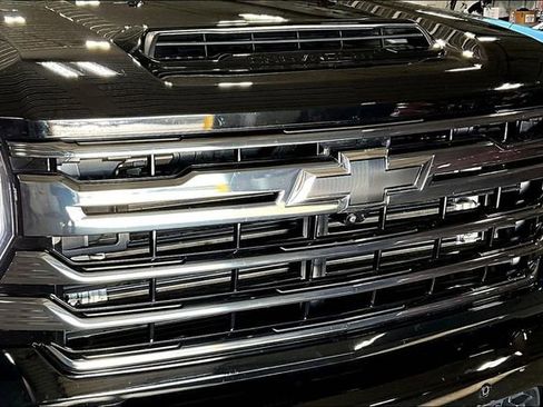 Used 2024 Chevrolet Silverado 2500 High Country w/ Midnight Edition AWD/4WD image 31