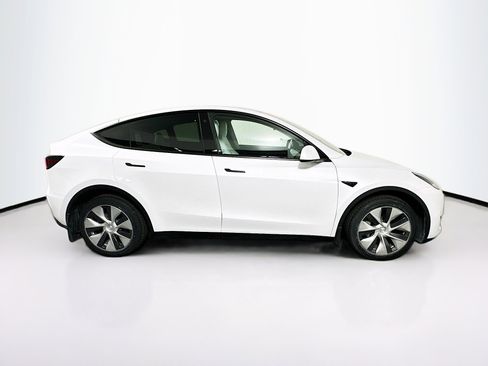 Used 2023 Tesla Model Y Long Range image 10