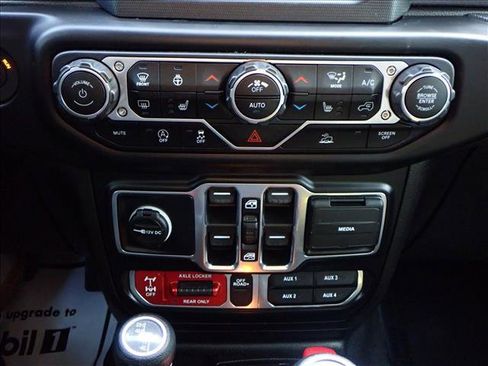 Used 2021 Jeep Gladiator Mojave w/ Cold Weather Group image 16