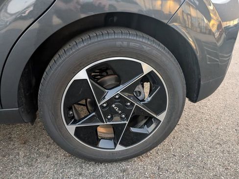 Used 2023 Kia Soul EX image 23