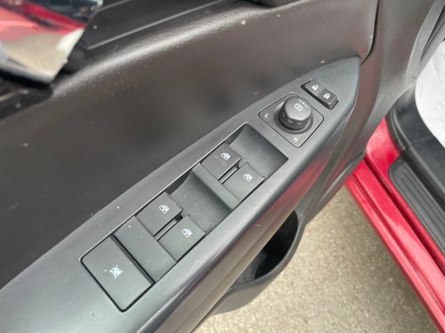 Used 2014 Chevrolet Captiva Sport LT w/ Convenience Package FWD image 21