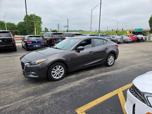 Used 2017 MAZDA MAZDA3 Sport w/ Preferred Equipment Package FWD image 2