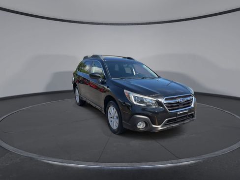 Used 2018 Subaru Outback 2.5i Premium AWD/4WD image 2