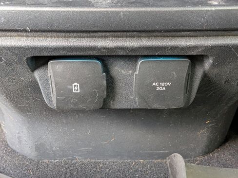 Used 2023 Ford F150 Lariat w/ Equipment Group 502A High image 15