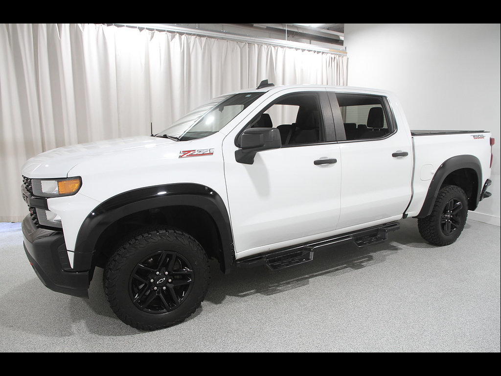 Used 2021 Chevrolet Silverado 1500 Custom Trail Boss w/ LPO, Dark Essentials Package AWD/4WD image 3